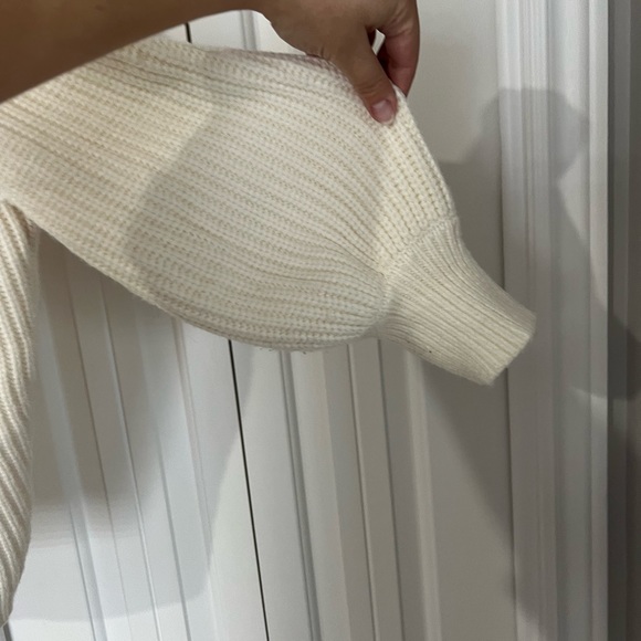 Cream cardigan with accent buttons, size large - Picture 5 of 5